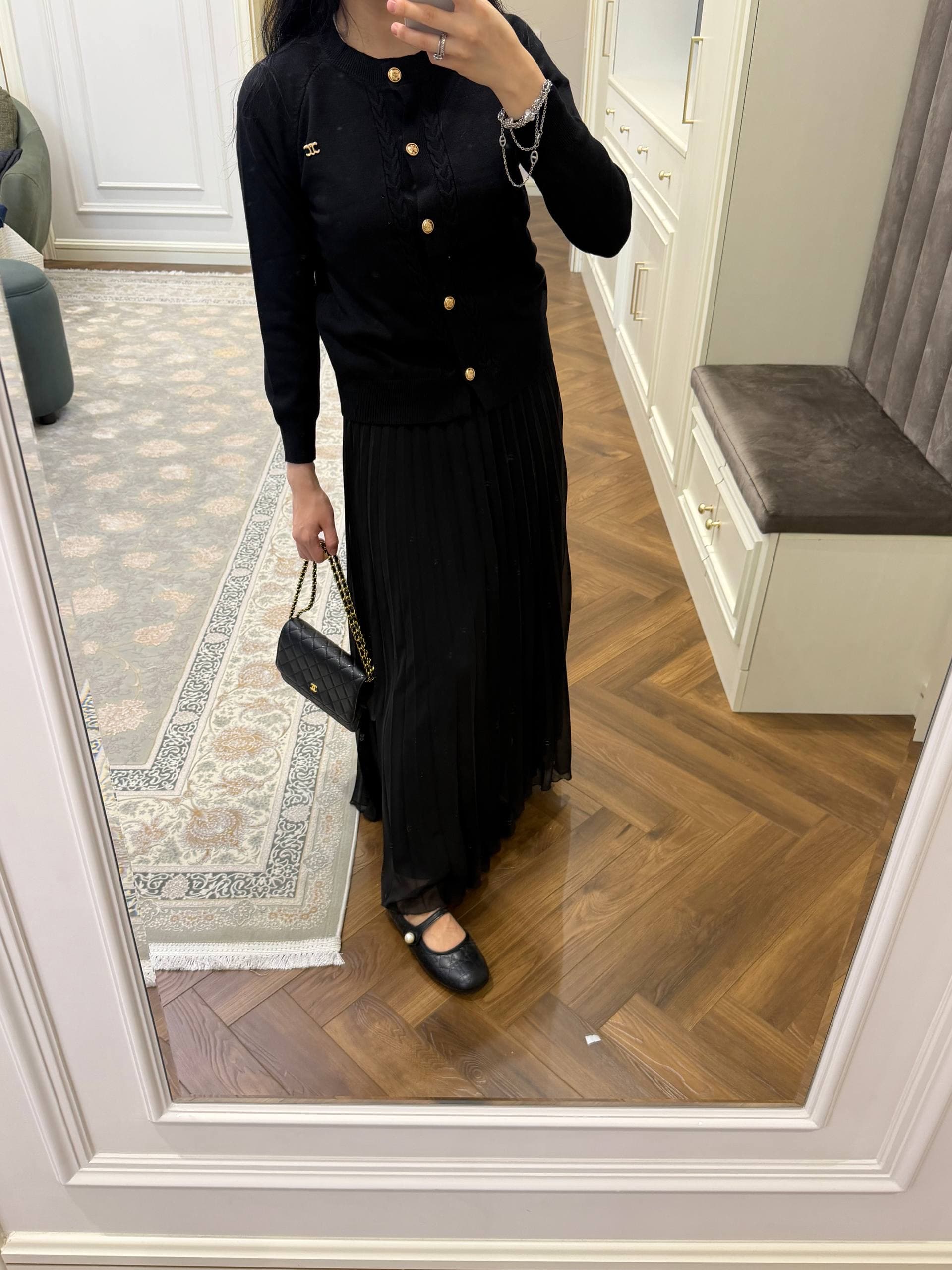 Wide-Leg Jeans
